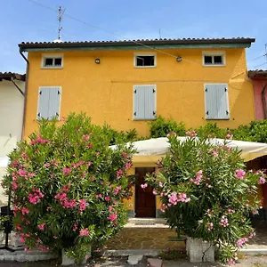 https://la-casa-tra-i-vigneti.it-lombardy.com